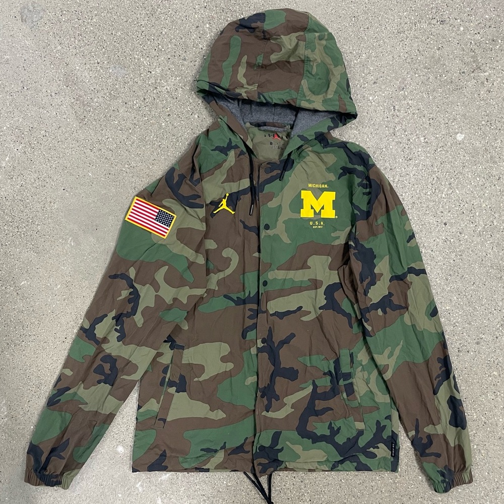 RARE Jordan UofM Michigan Wolverines Salute to Service Camo Jacket size Medium